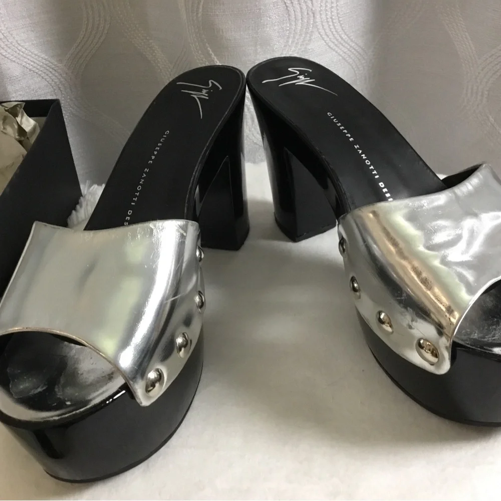 Giuseppe Zanotti Metallic Silver Slide Mules - Picture 8 of 10